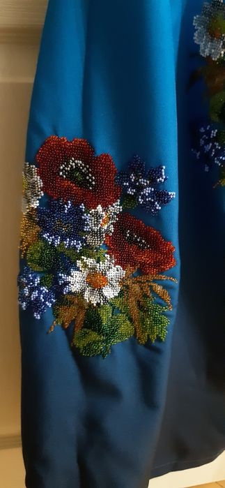 Нова жіноча вишиванка бісером