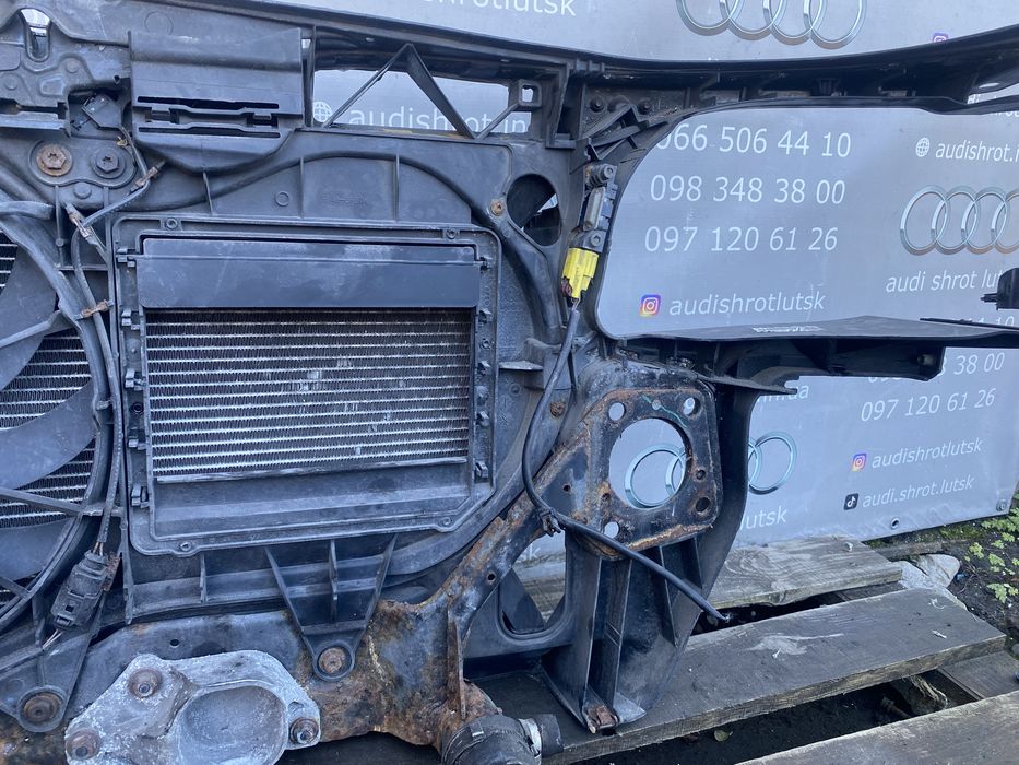 Передня панель радіаторів Audi A4 B7 1.9 TDI в зборі телевізор