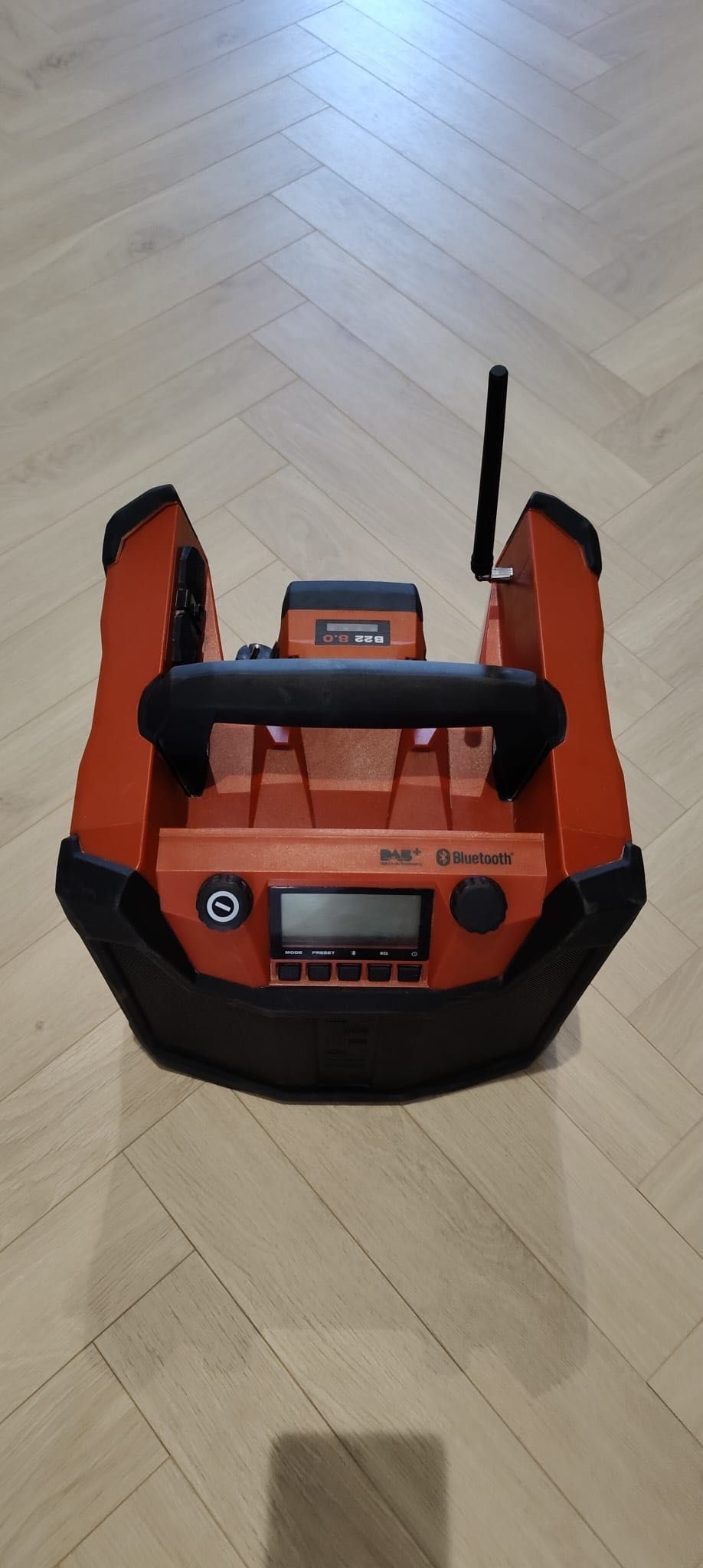 Radio budowlane HILTI RC 4/36 - DAB - NFC BLUETOOTH Z BATERIĄ  CPC 8.0