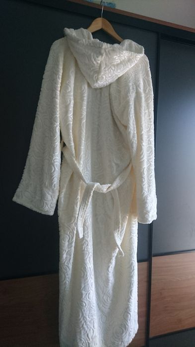 Халат женский махровый  с капюшоном, новый, размер L-XL /48-52