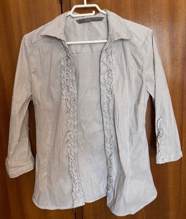 Blusa brilhante de manga 3/4 da Zara