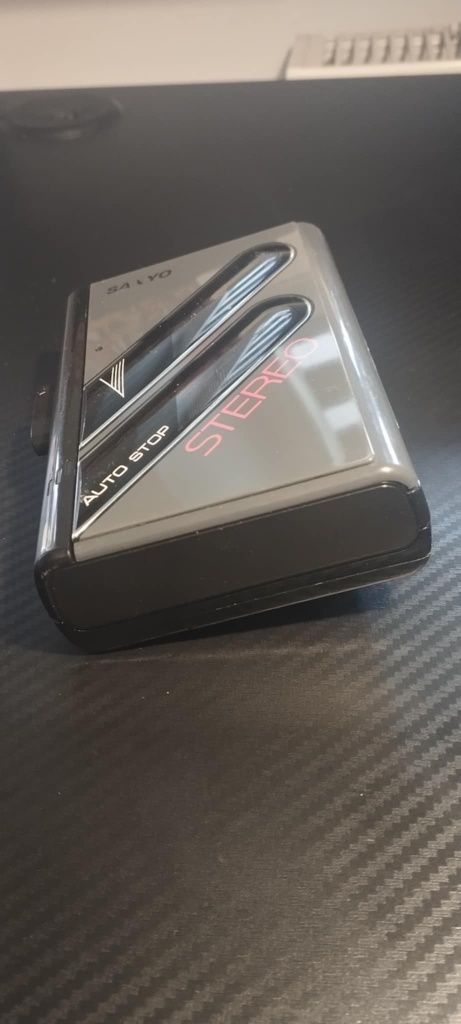 Sanyo M-GP22 Auto Stop – Walkman retro

Na sprzedaż Sanyo M-GP22 – kla