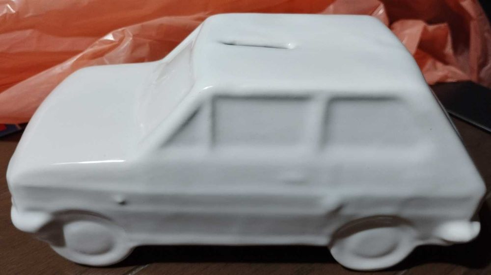 Fiat 126p kultowe auto skarbonka