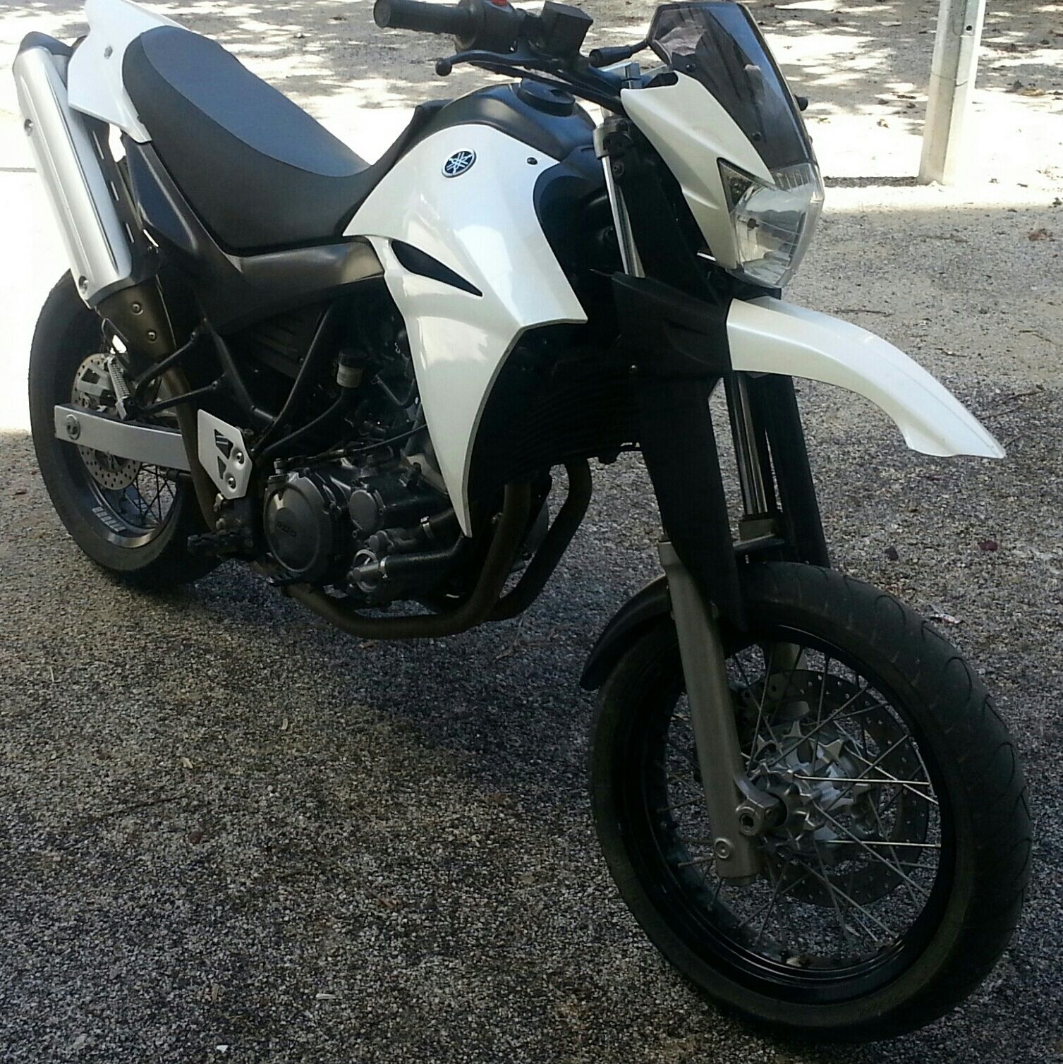 Yamaha xt660x branca