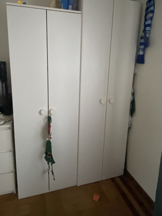 Vendo 2 guarda fatos de crianca