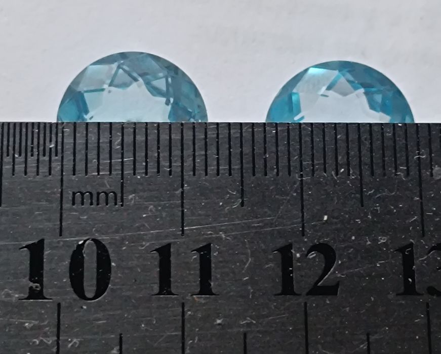 топаз камень (2шт)