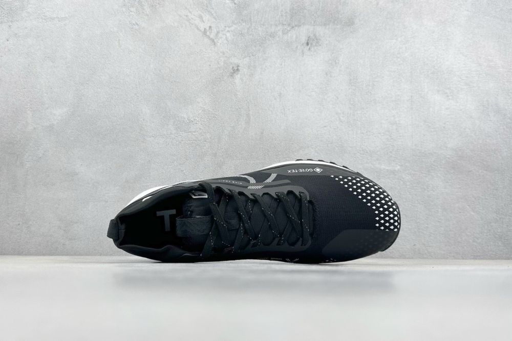 Кросівки Nike React Pegasus Trail 4, розмір 39