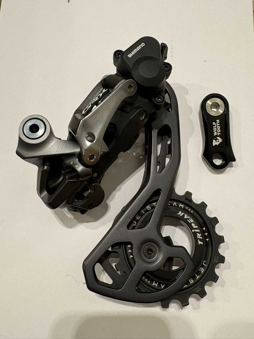 Shimano GRX Di2 korba, blaty aero , przerzutki przód i tył, kasety