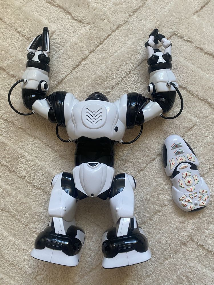 Робот з пультом управління wow wee robosapien. Оригінал