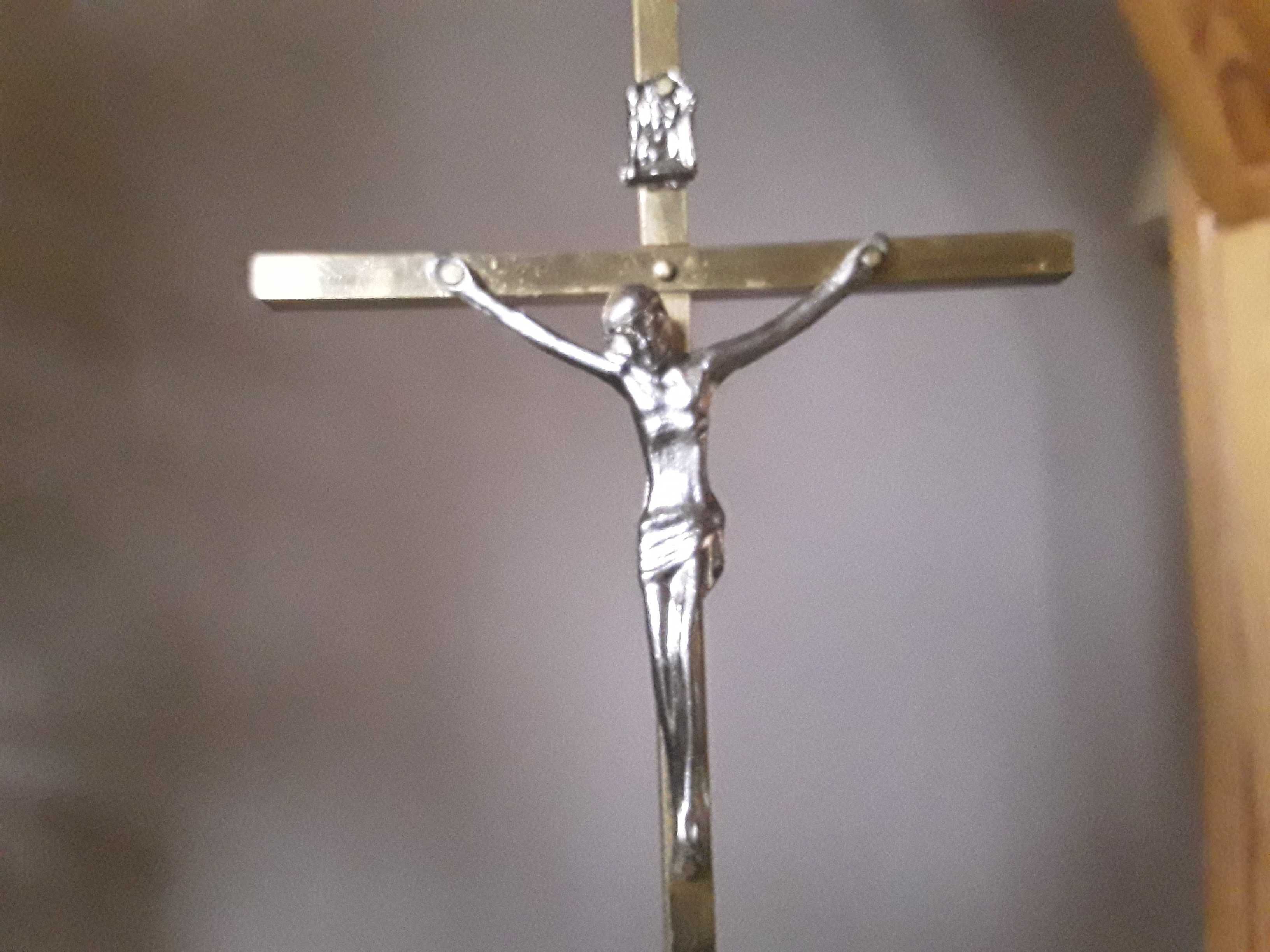 Krzyż stojący stał mosiężna złoty ołtarzowy minimalistyczny wys. 20 cm