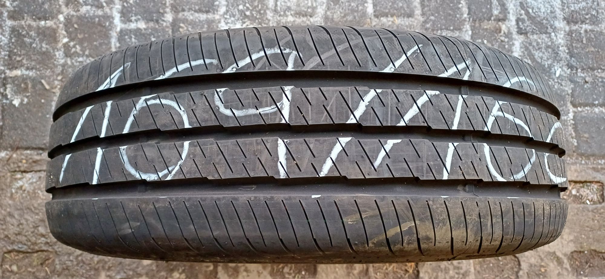 CONTINENTAL 215/65R16C 109/107T , pojedyńcza opona letnia wzmacniana.