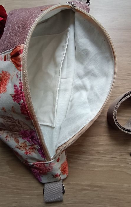 Ręcznie szyta nerka handmade z tkanin tapicerskich unikat