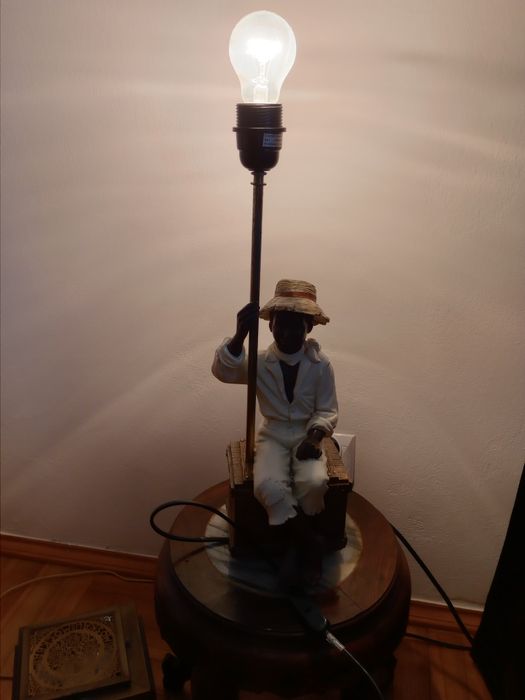 Stara klimatyczna lampa figurka vintage