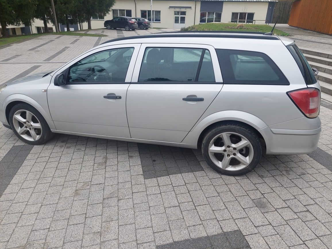 Astra H  lift 1.9CDTI 120KM 2007r nawigacja 6 biegów org  bez DPF