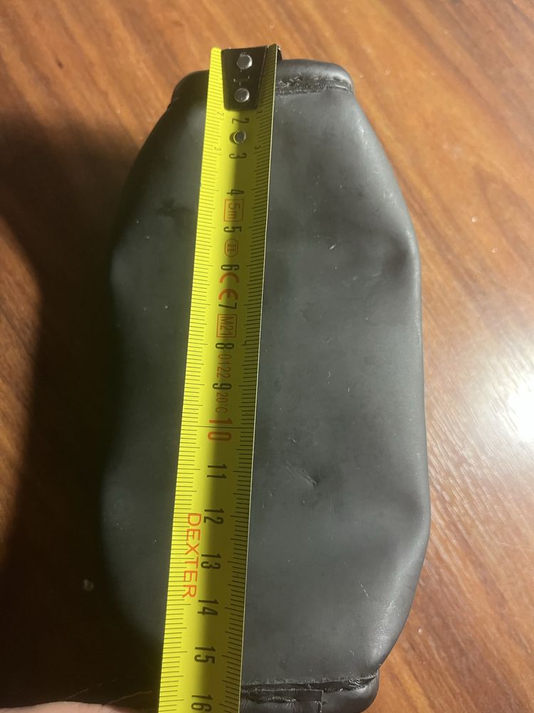 Czarna saszetka marki Logitech MNP