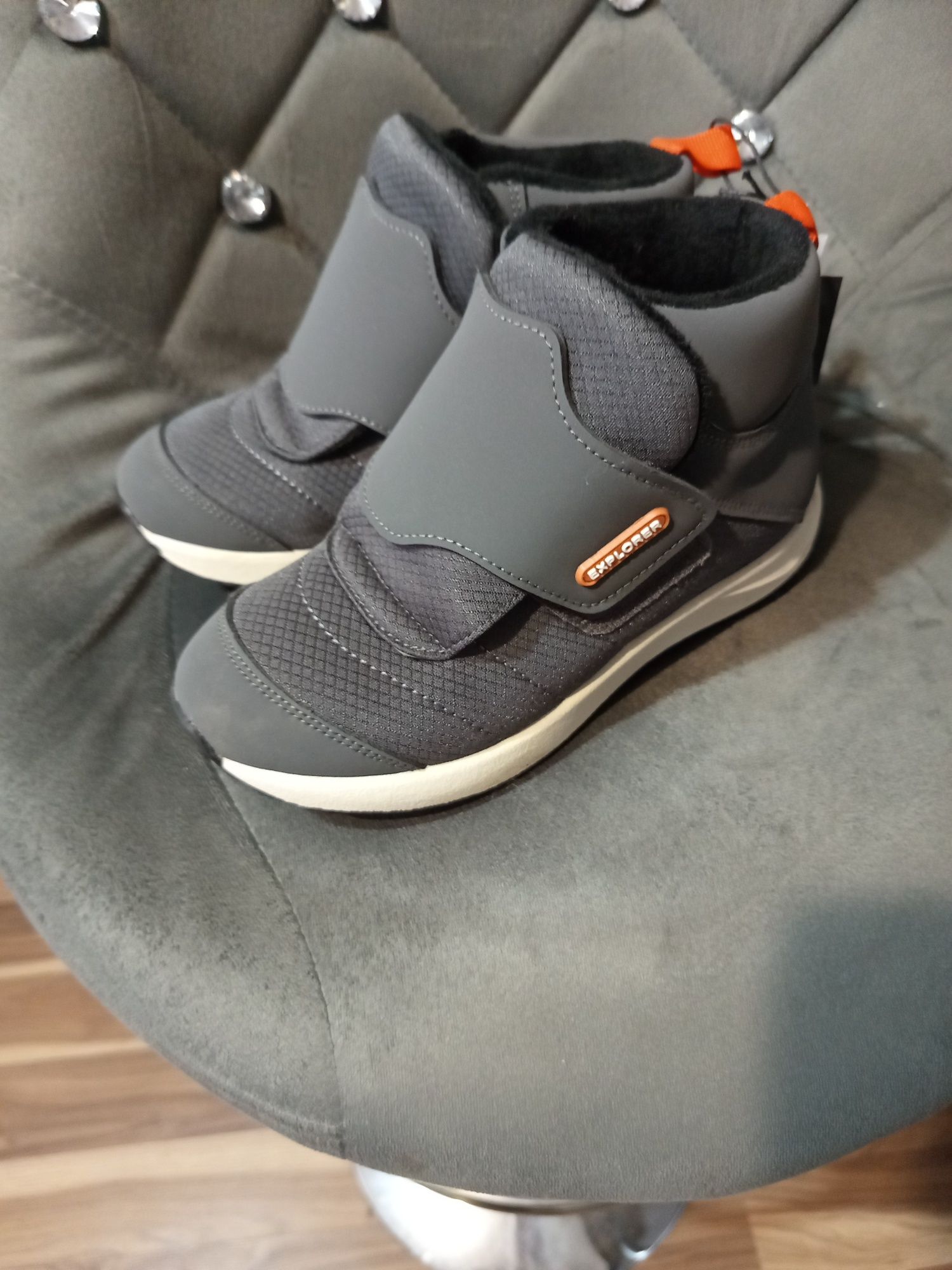 Nowe ładne buty dziecięce wiosenne jesienne łatwe ubieranie r 33 rzepy