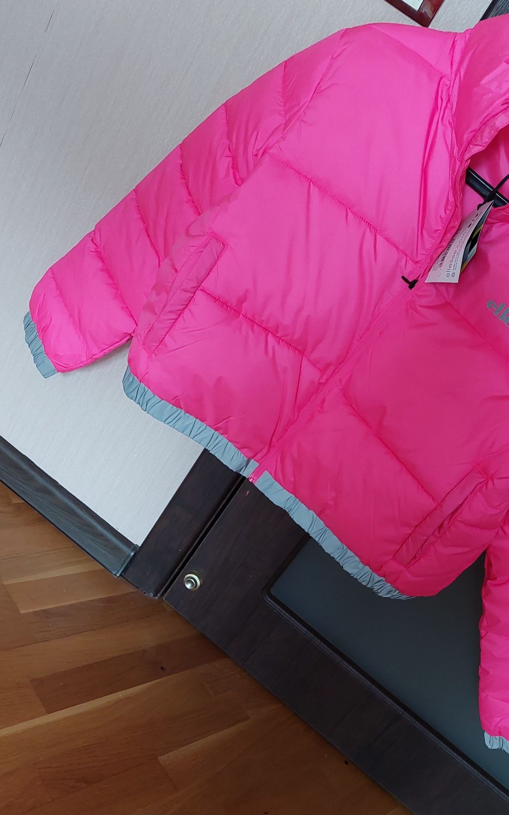 Куртка жіноча пуховик Бомбер Ellesse neon pink