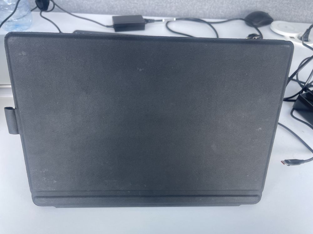 Laptop z ekranem dotykowym