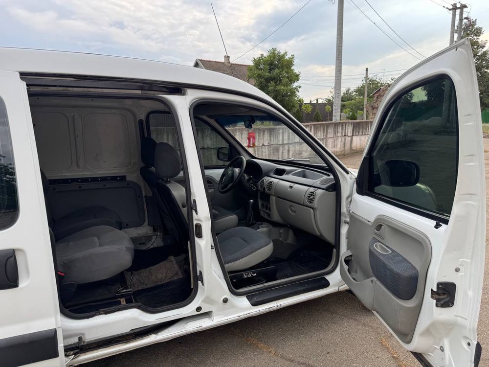 Renault kangoo авто
