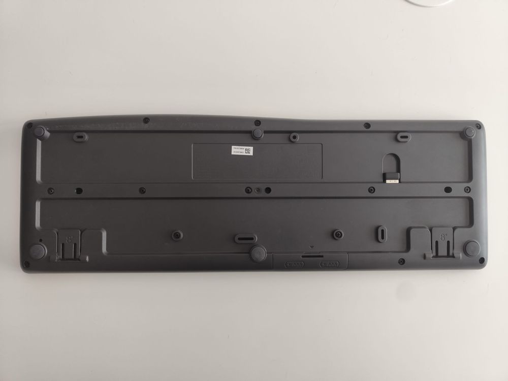 Teclado Logitech MK295 Silent Wireless