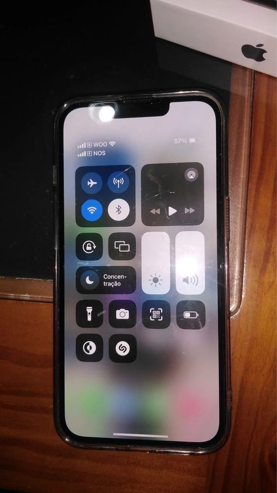 iPhone 14 6.1" 128GB Midnight (preto) com acessórios semi-novo