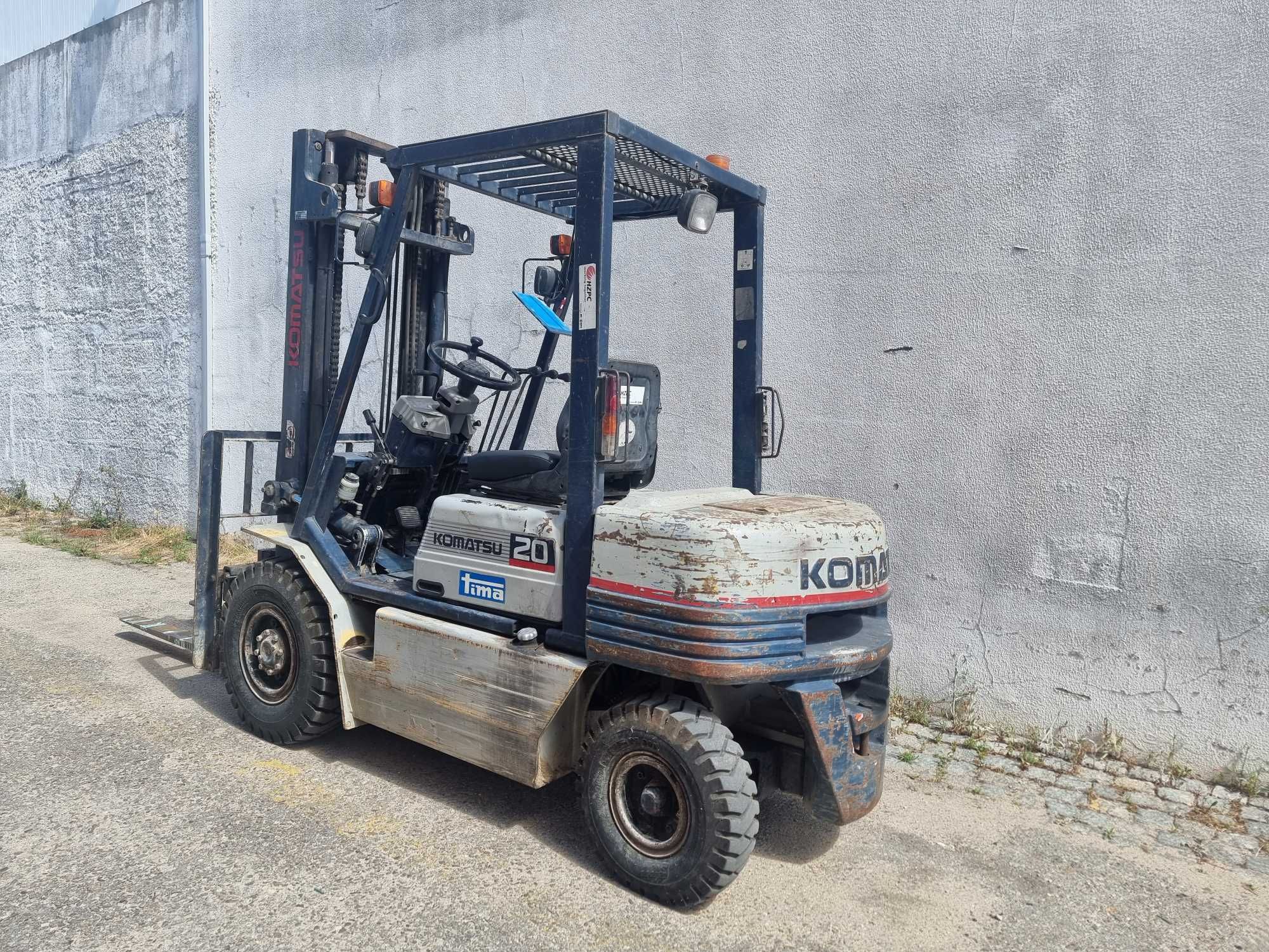 Empilhador Komatsu FD20-11E – 2 Toneladas | Diesel
