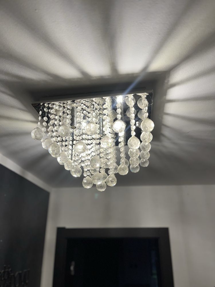 Lampa z krysztalkami glamour