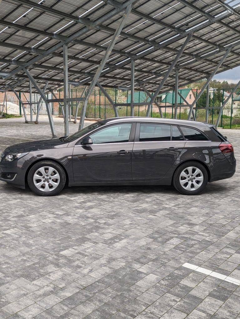 Opel Insignia Sport Tourer AFL light