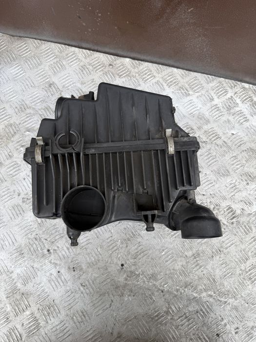 Корпус воздушного фильтра 2.3 Мазда сх7 год 08 mazda cx7