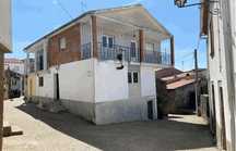 Moradia V3 Vila Flor Oportunidade!!!