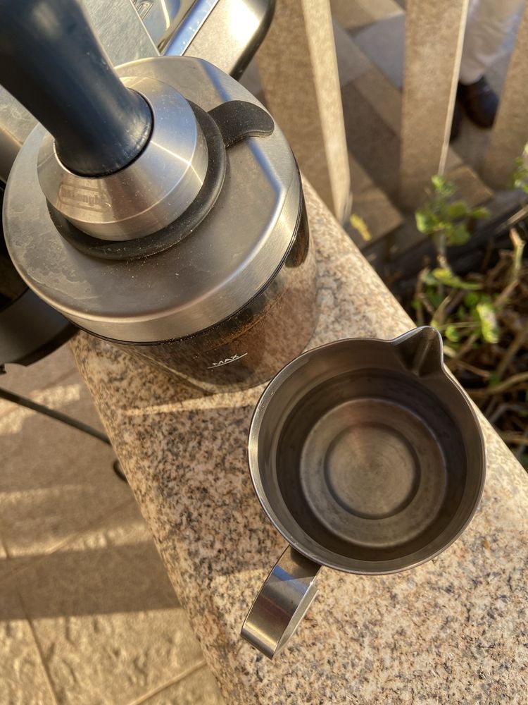 Máquina de Café LêLonghi com moinho
