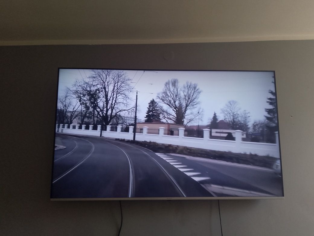 Sharp 70 cala jak nowy