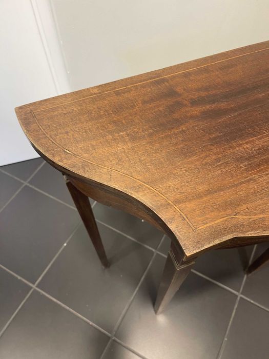Mesa de apoio pequena vintage em ótimo estado
