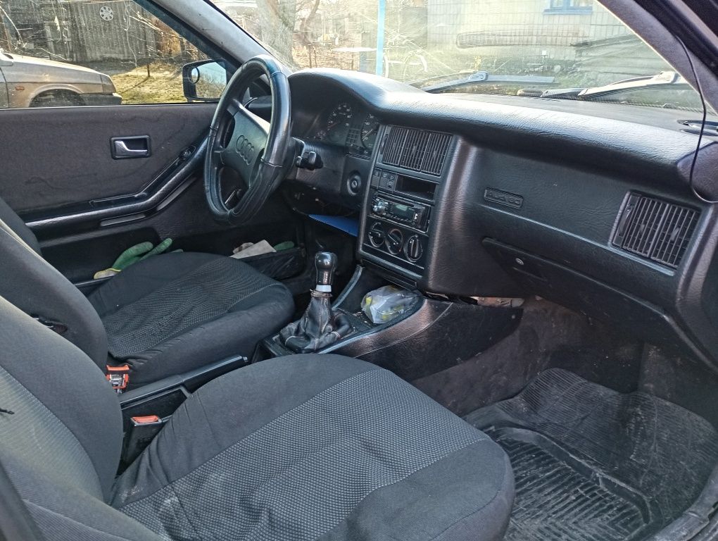 Продам  срочно Audi80