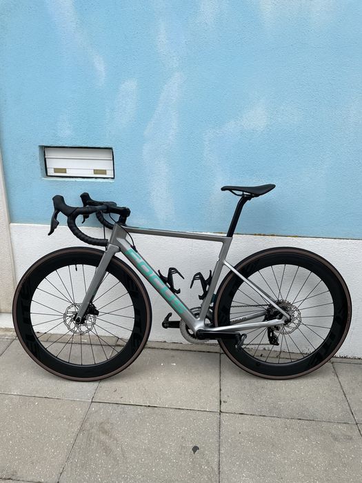 Bicicleta de estrada Focus Izalco Max disc