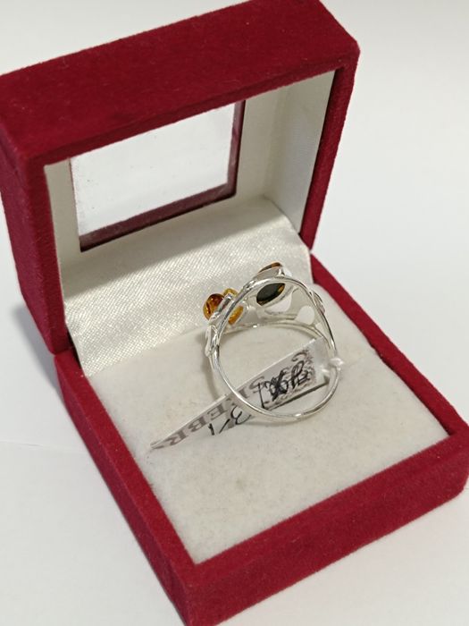 Srebrny pierścionek z kolorowymi bursztynami roz.19, srebro próby 925