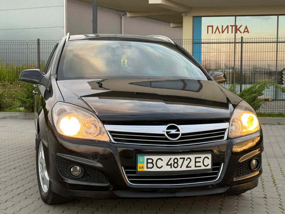 Opel Astra , у гарному стані