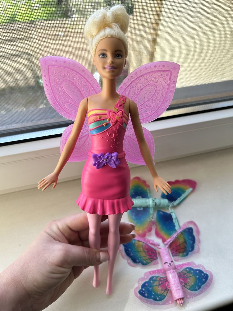 Барби фея с летающими бабочками