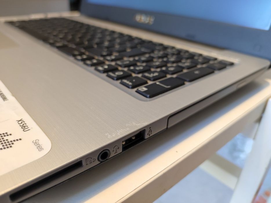 Computador portátil ASUS