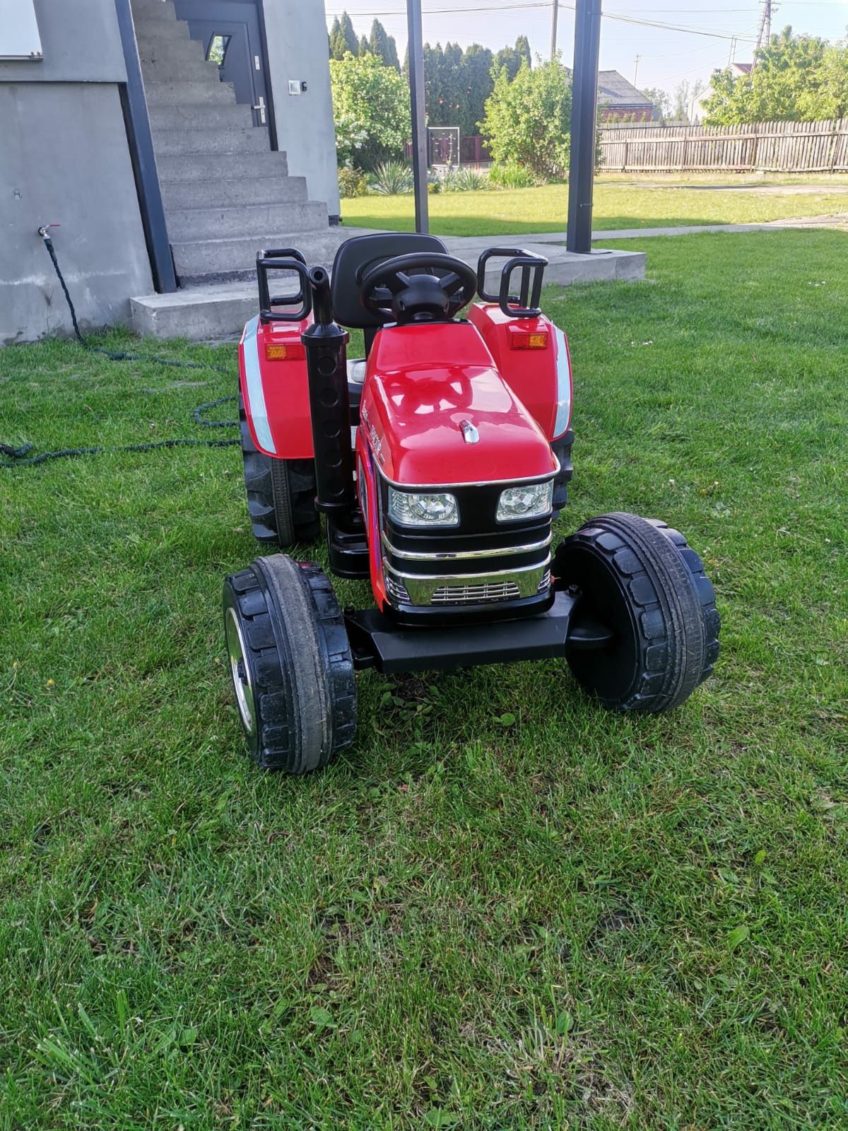 Traktor na akumulator