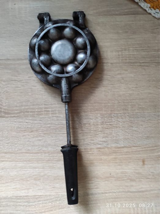 Горішниця форма металева чугунна