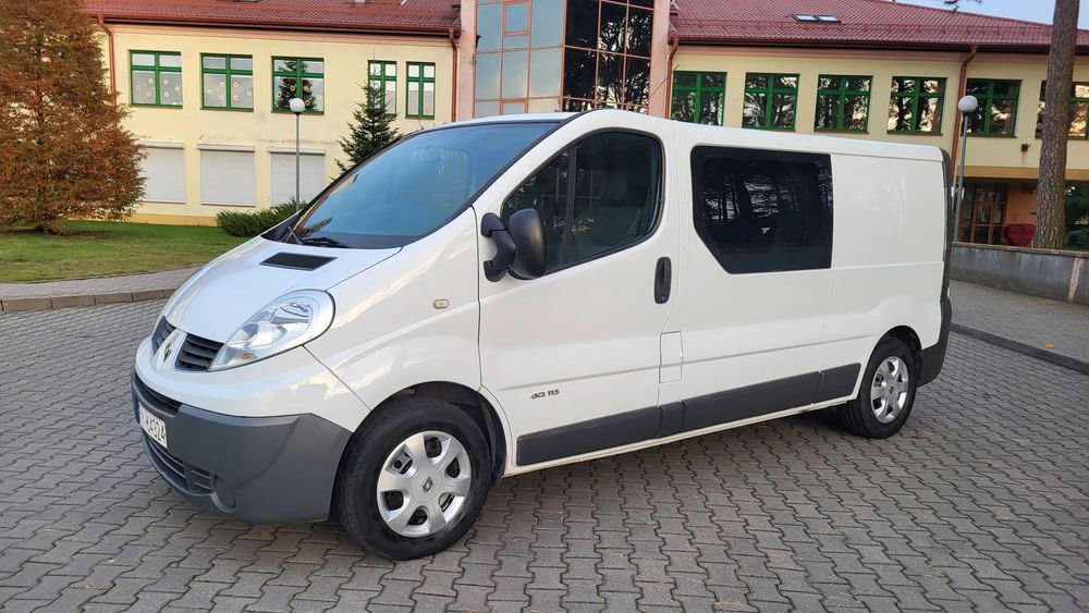 Renault Trafic  Long Klima Dlugi 6 osób Vivaro