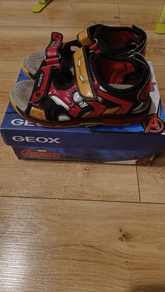 Sandały Geox Avengers iron Man 32 świecące reima ccc