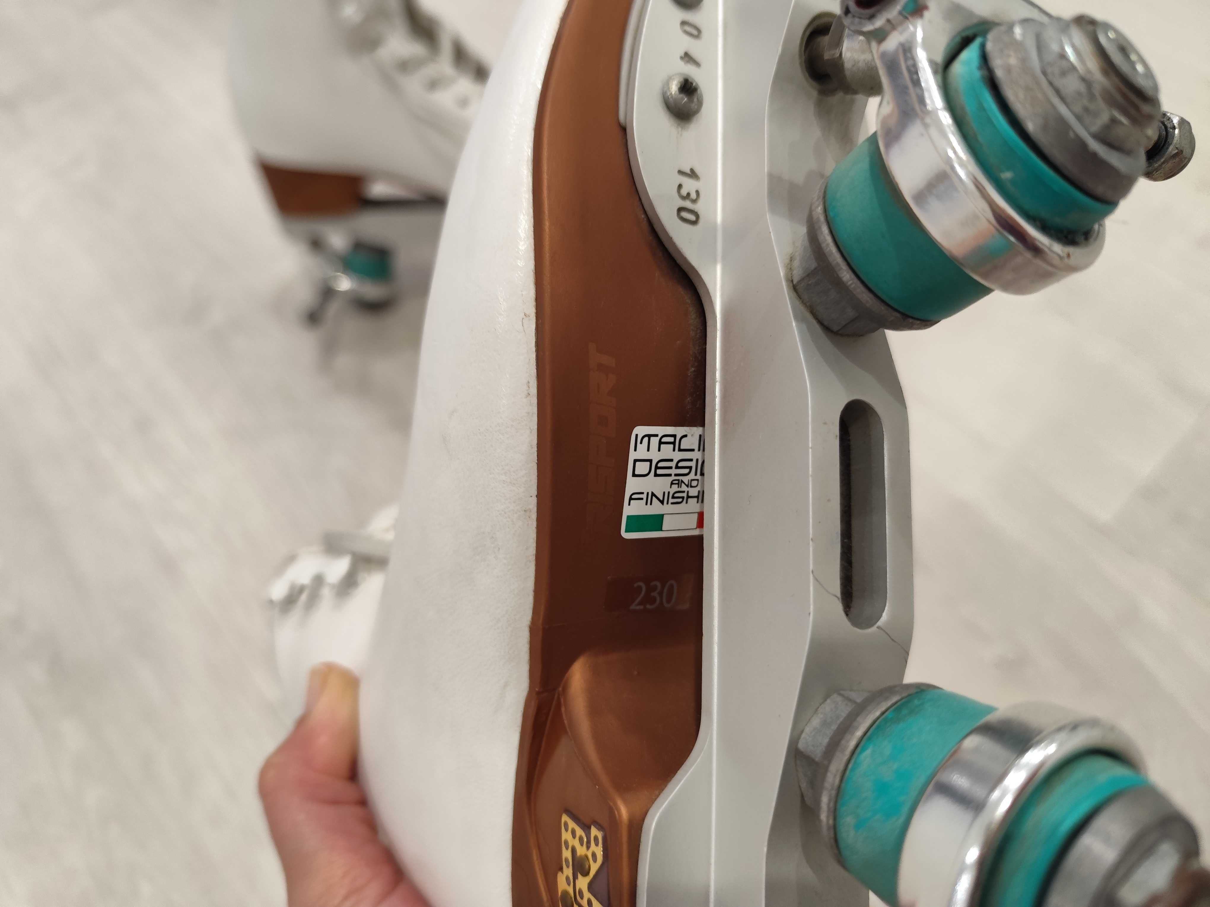 Patins de patinagem artística