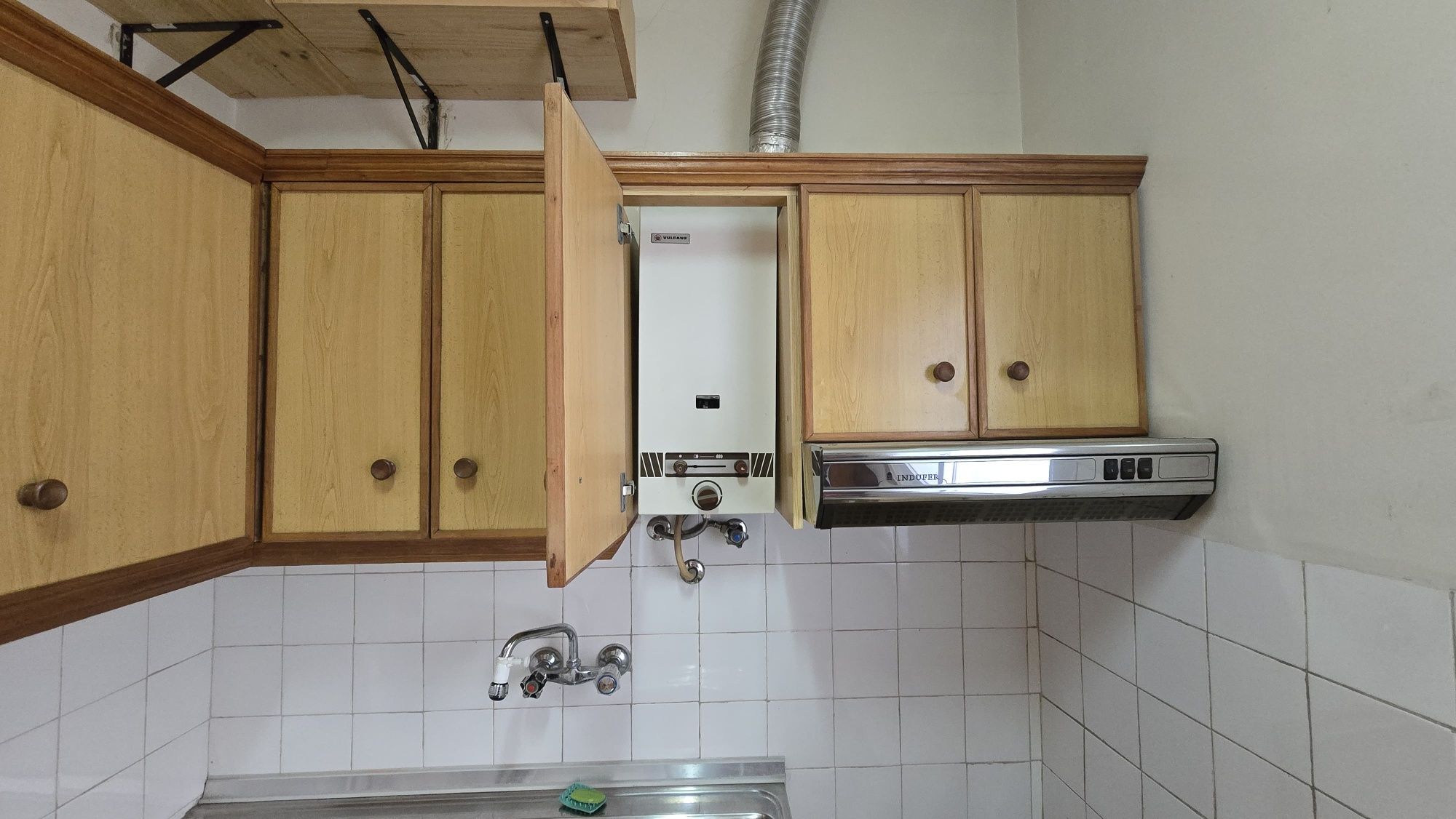 Moveis de cozinha urgente devido a obras