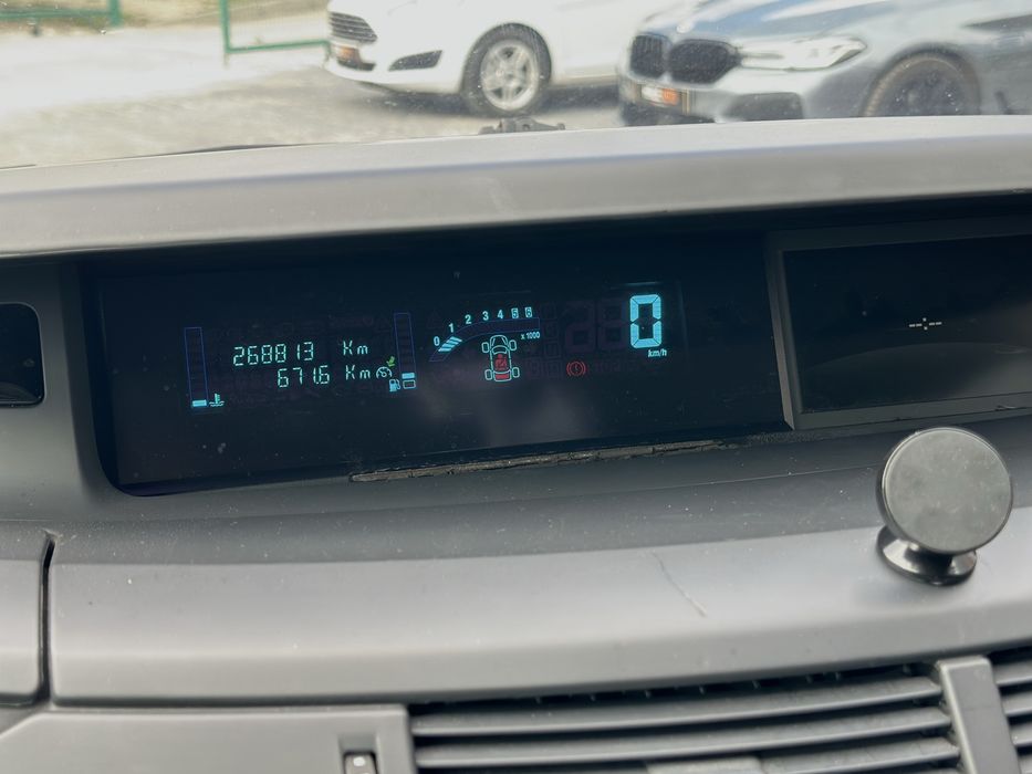 RENAULT ESPACE 2011р, 2.0 дизель, механіка, передній привід