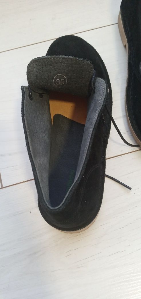 Замшеві черевички 35розмір