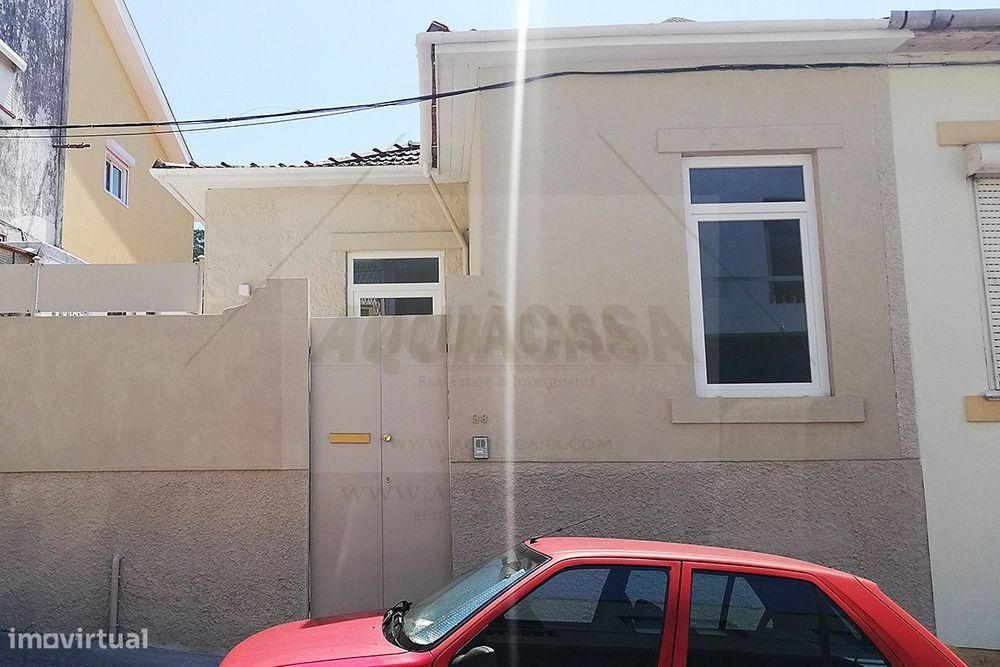 Aluga-se Moradia T1 junto à Praça Velásquez no Porto