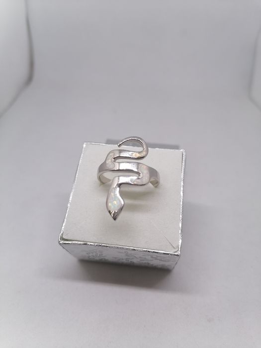 Srebrny pierścionek srebro 925 rozmiar 21 żmija