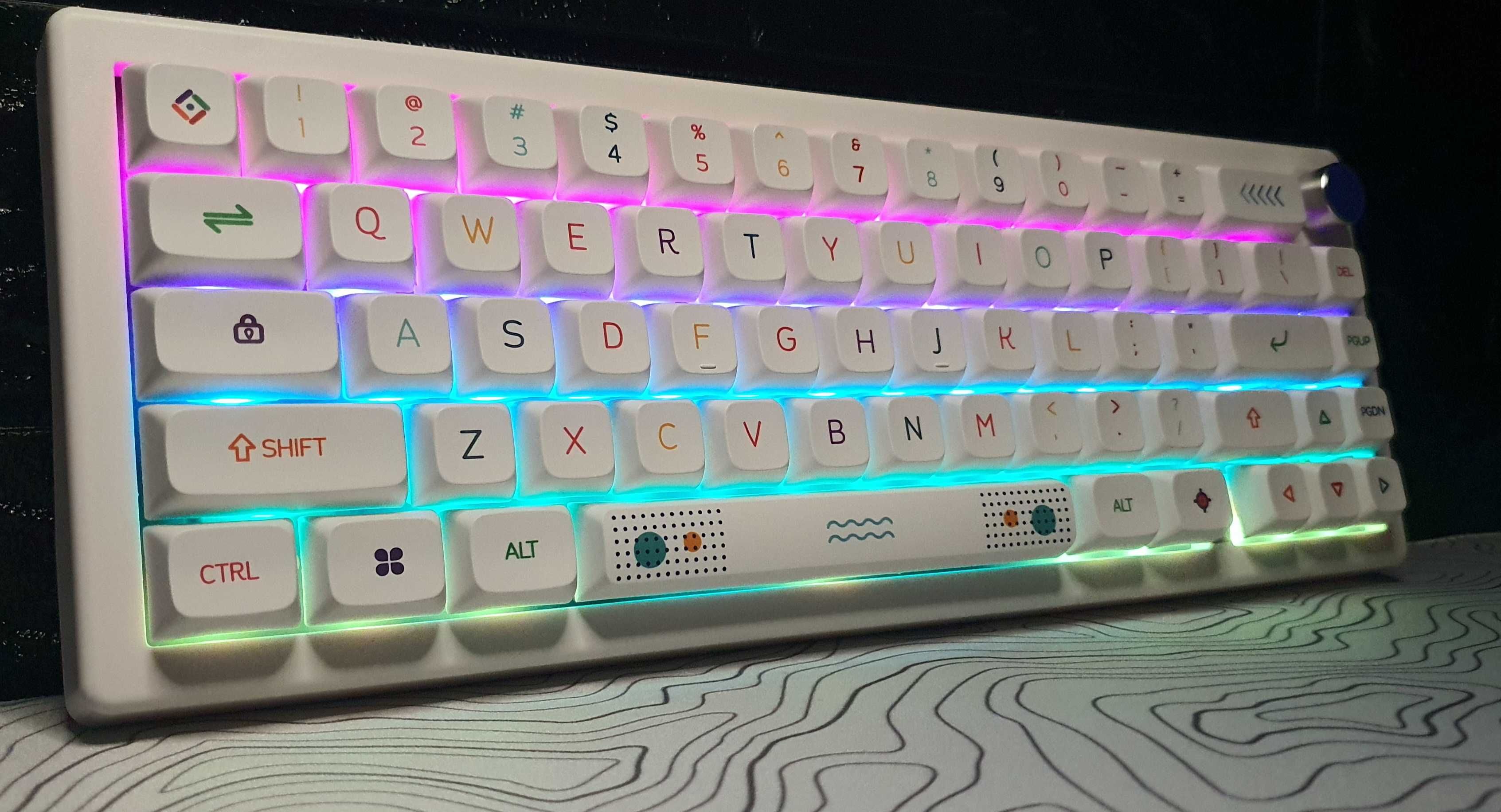 Кастомна механічна бездротова клавіатура GMK67 2,4 Gateron  Milky Pro